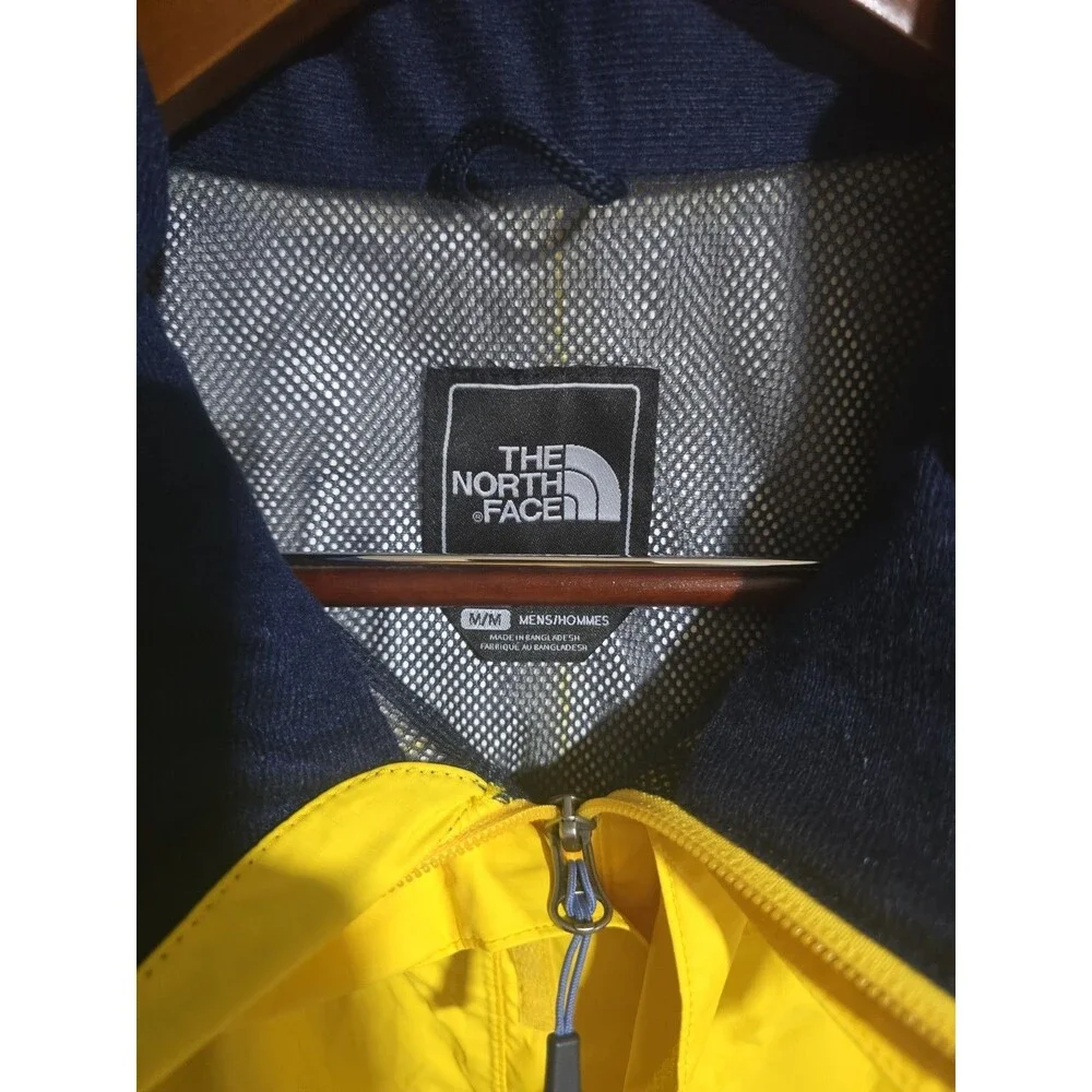 NWT The North Face Resolve Jacket Men’s M Medium Freesia Yellow Rain Hooded